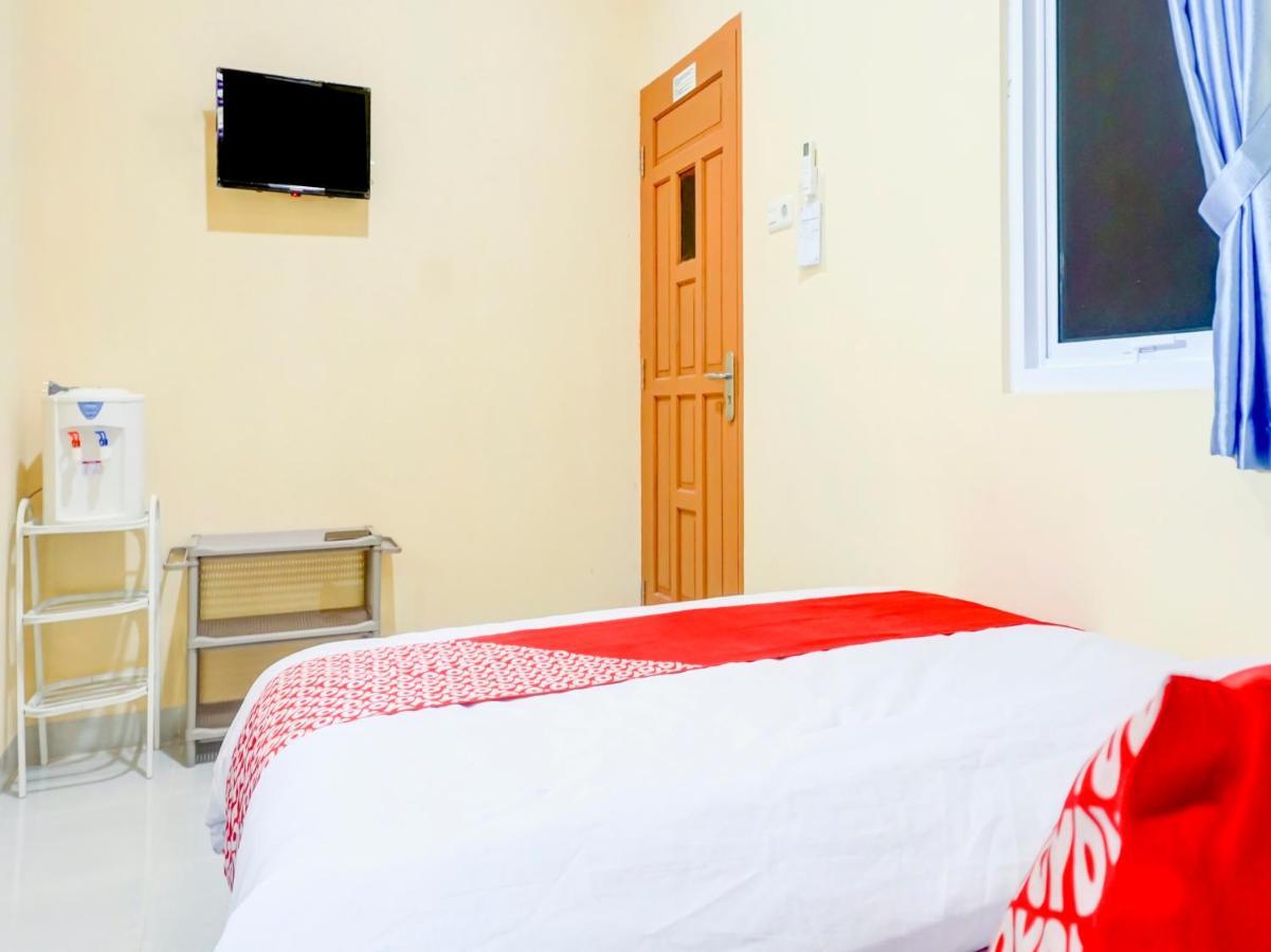 Oyo 90389 Vanilla Hotel Makassar